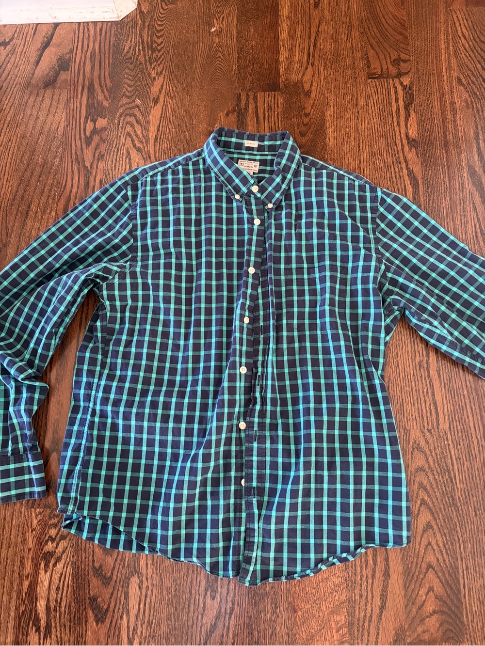 J. Crew Men's Plaid Button-Down slim fit Shirt in Teal and Navy 100% cotton